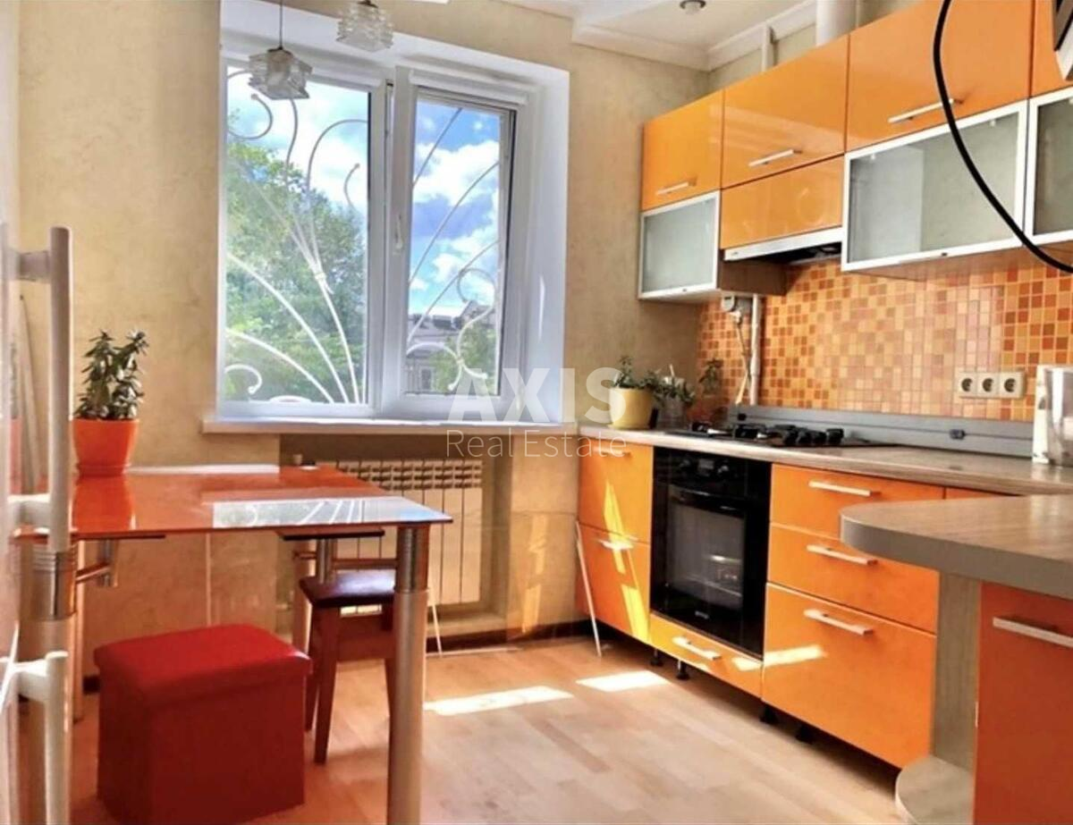 2k apartment vul. Mel'nykova 18Б