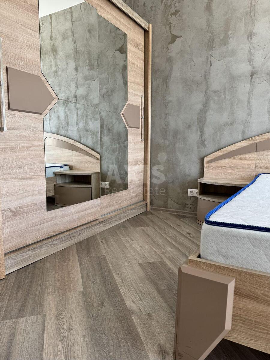1k apartment vul. Lypkivs'kogo Vasylja Mytropolyta 16Г5