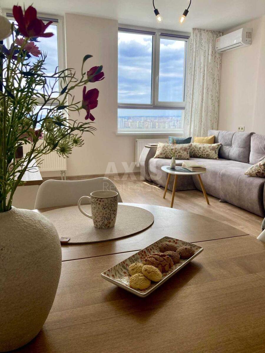 1k apartment pr-t Bazhana Mykoly 174