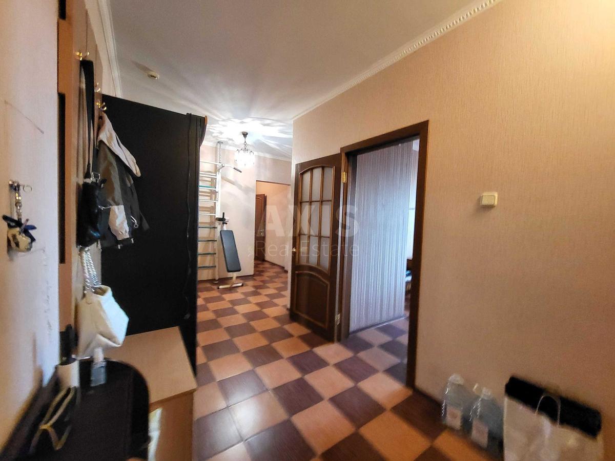 2k apartment vul. Sribnokil's'ka 111