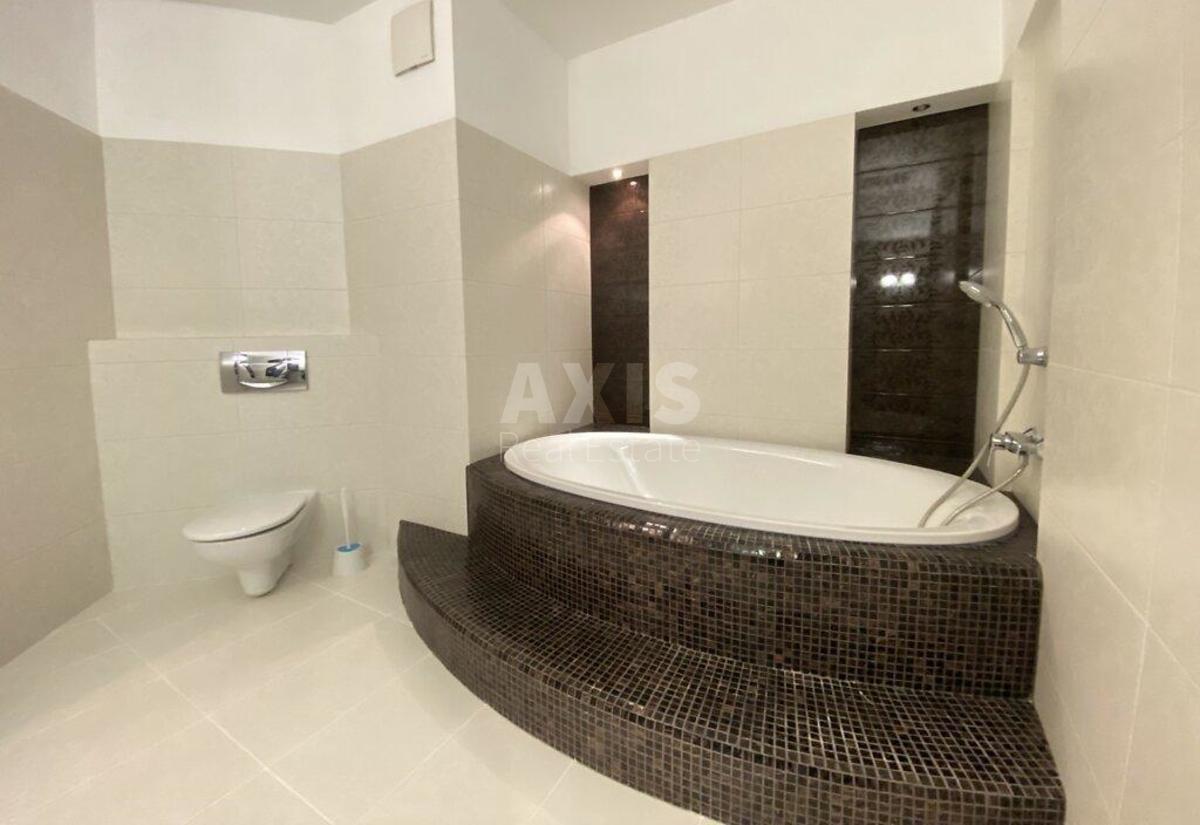 4k apartment vul. Zhyljans'ka 593
