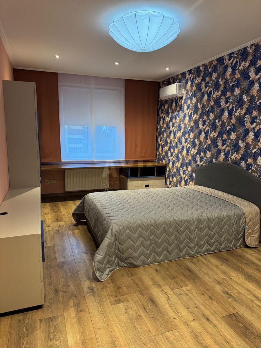 4k apartment vul. Poltavs'ka 10599774