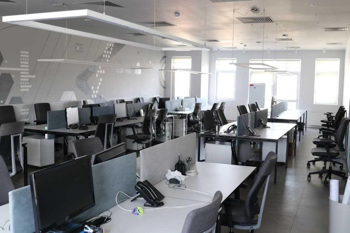 Office vul. Spas'ka 5, 531m28