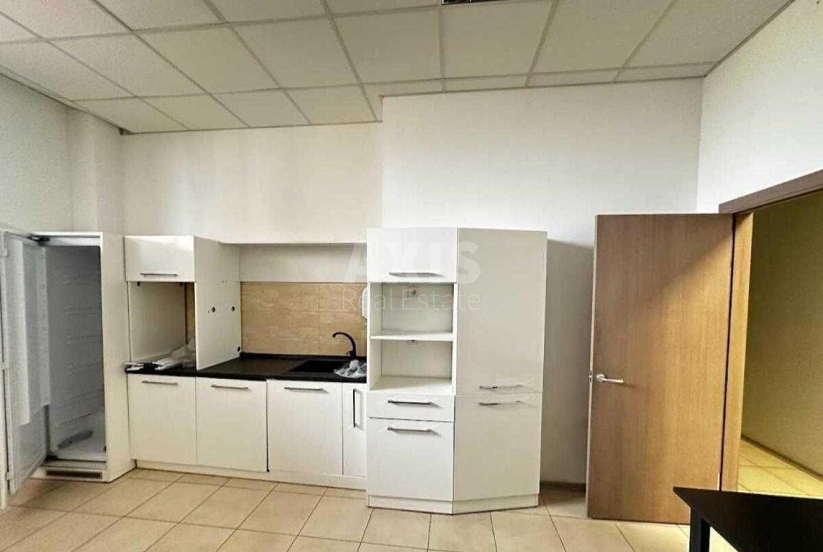 Офис ул. Евгения Коновальца 36Д, 570м26