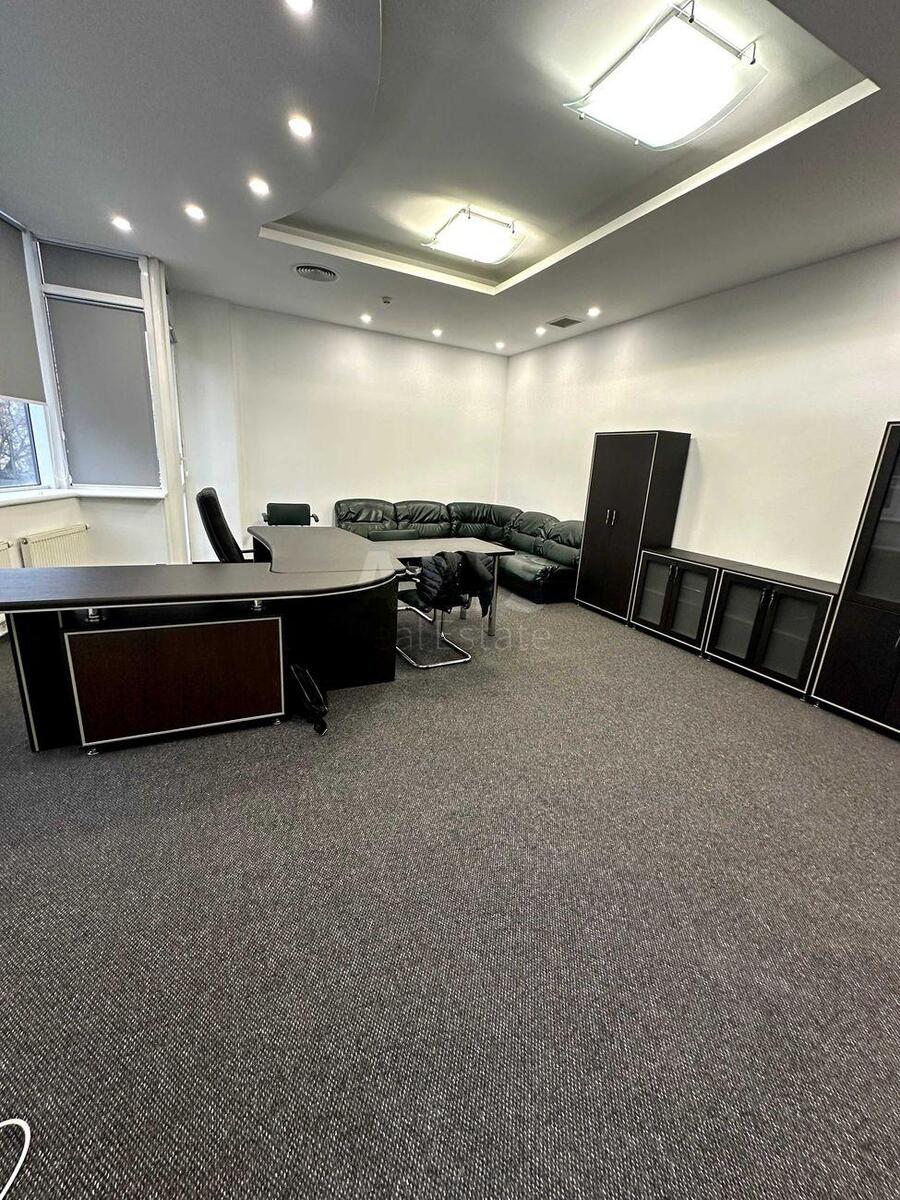 Office vul. Dmytrivs'ka 44А, 152m23