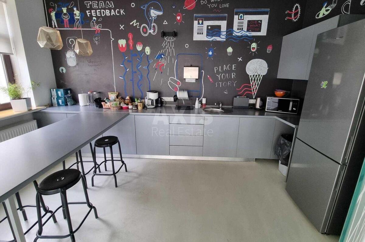 Office vul. Vozdvyzhens'ka 51А, 650m2563332