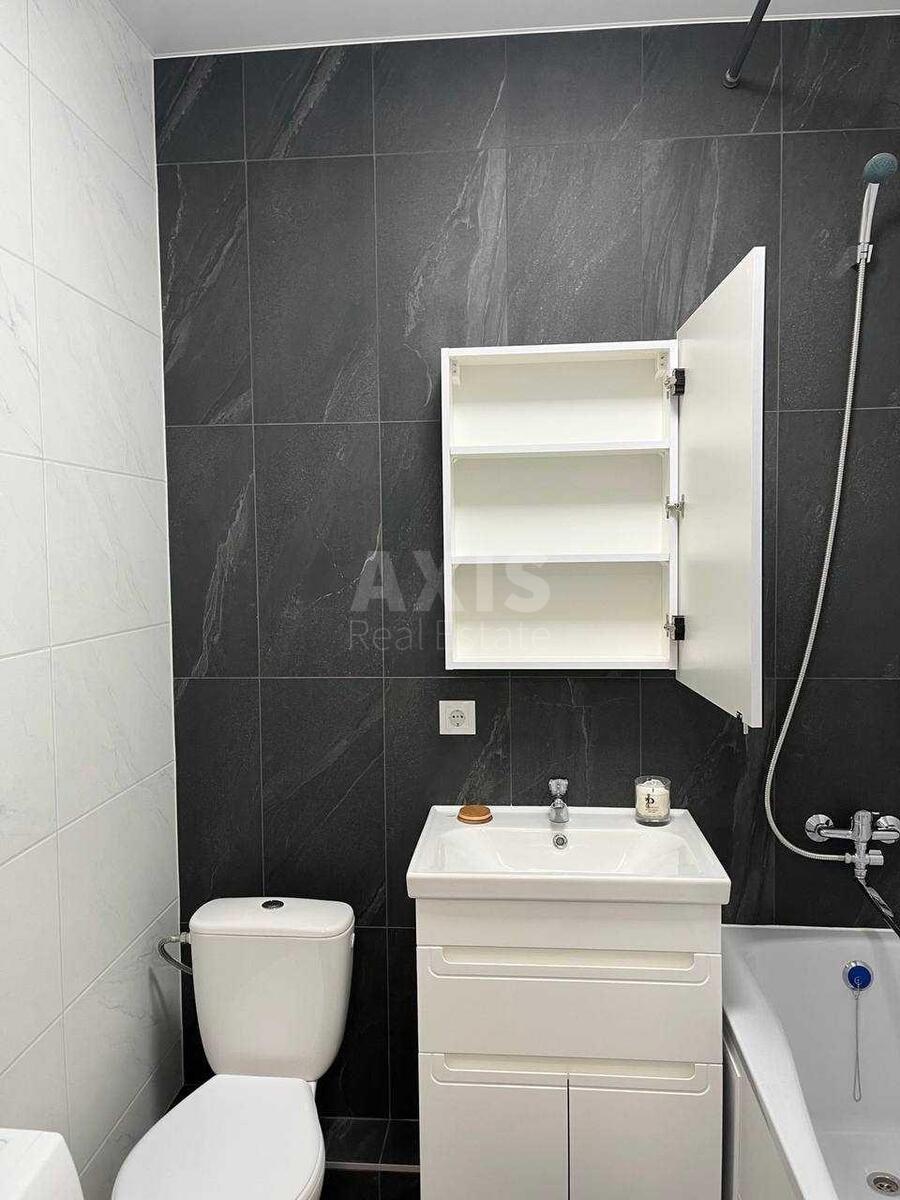 1k apartment vul. Sormovs'ka 36