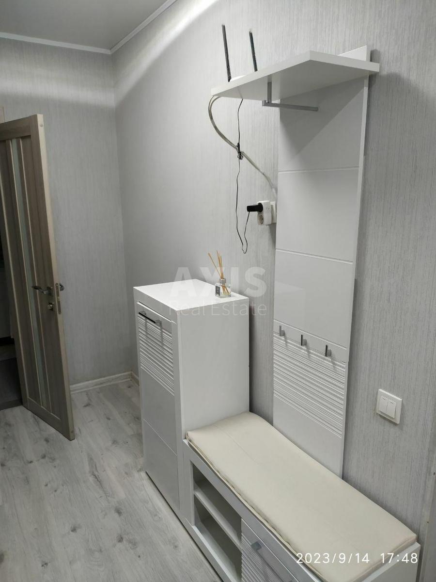 1k apartment vul. Lebedjeva Akademika 15