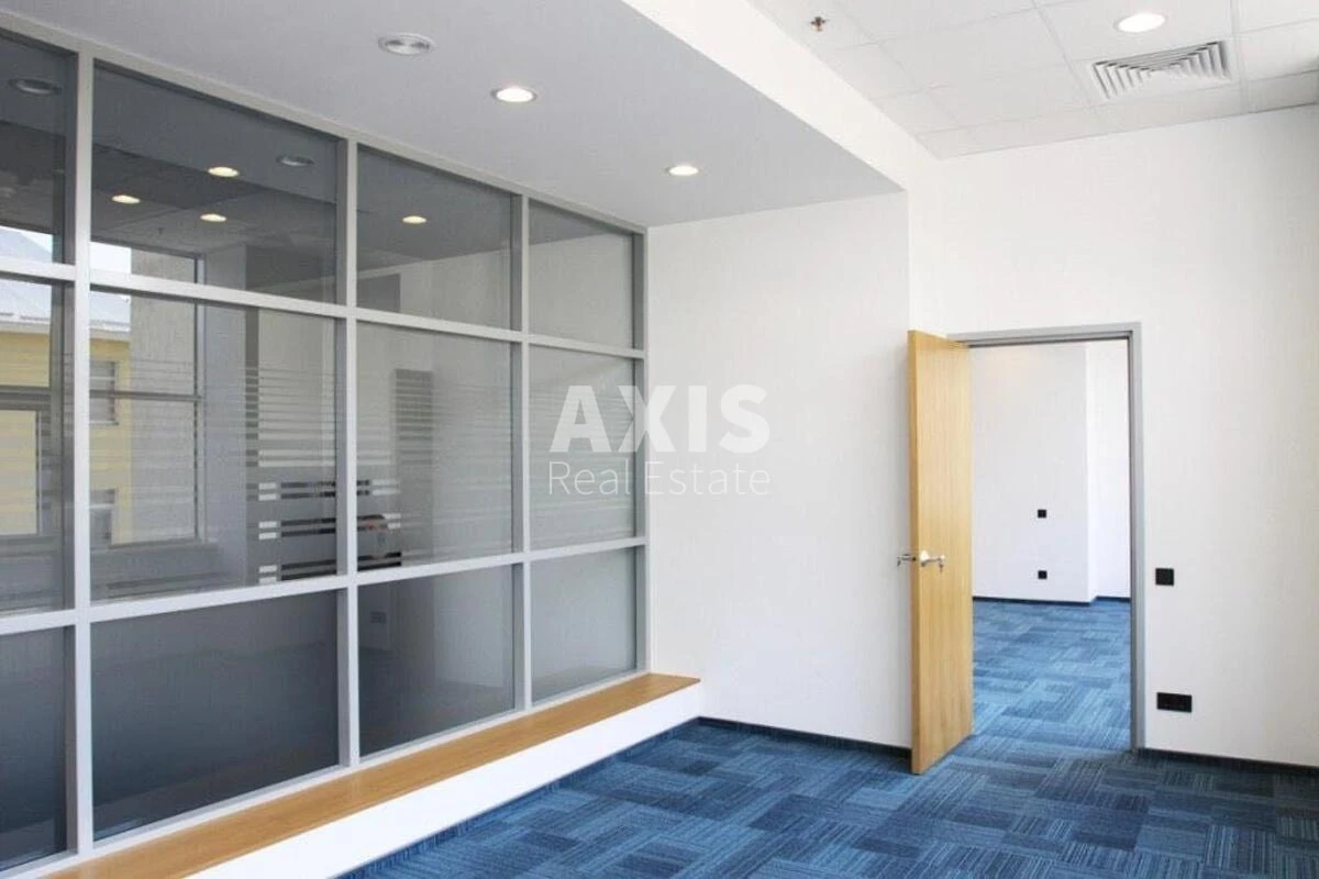 Office vul. Jevgena Konoval'cja 44A, 400m2651801