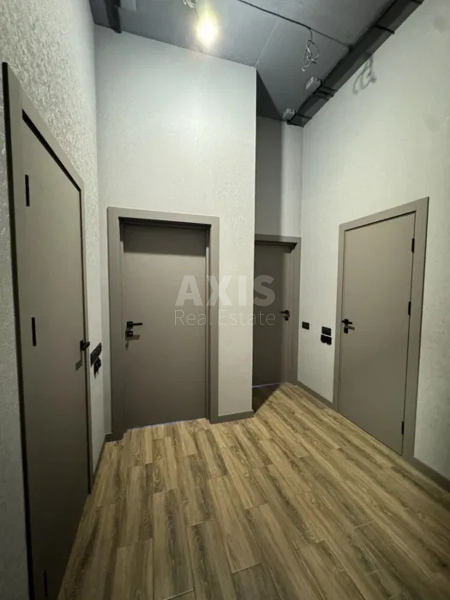 Office vul. Rodyny Kristeriv 20, 54m2460136