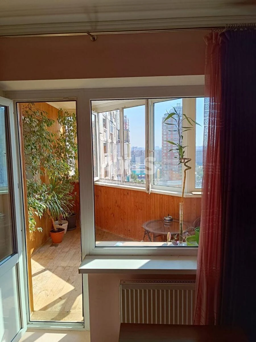 3k apartment vul. Александры Эстер 14682425