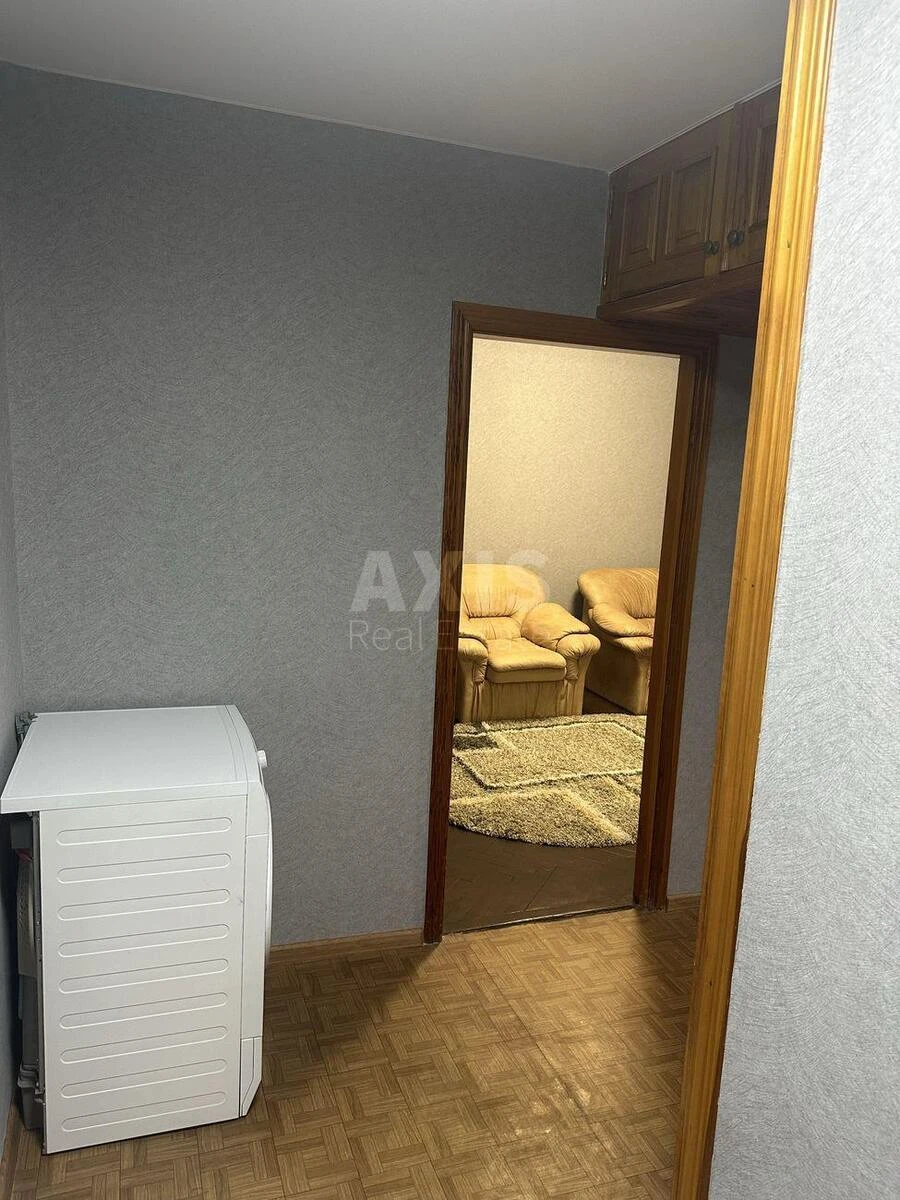 1k apartment pr-t Leonida Kadenyuka 96397111