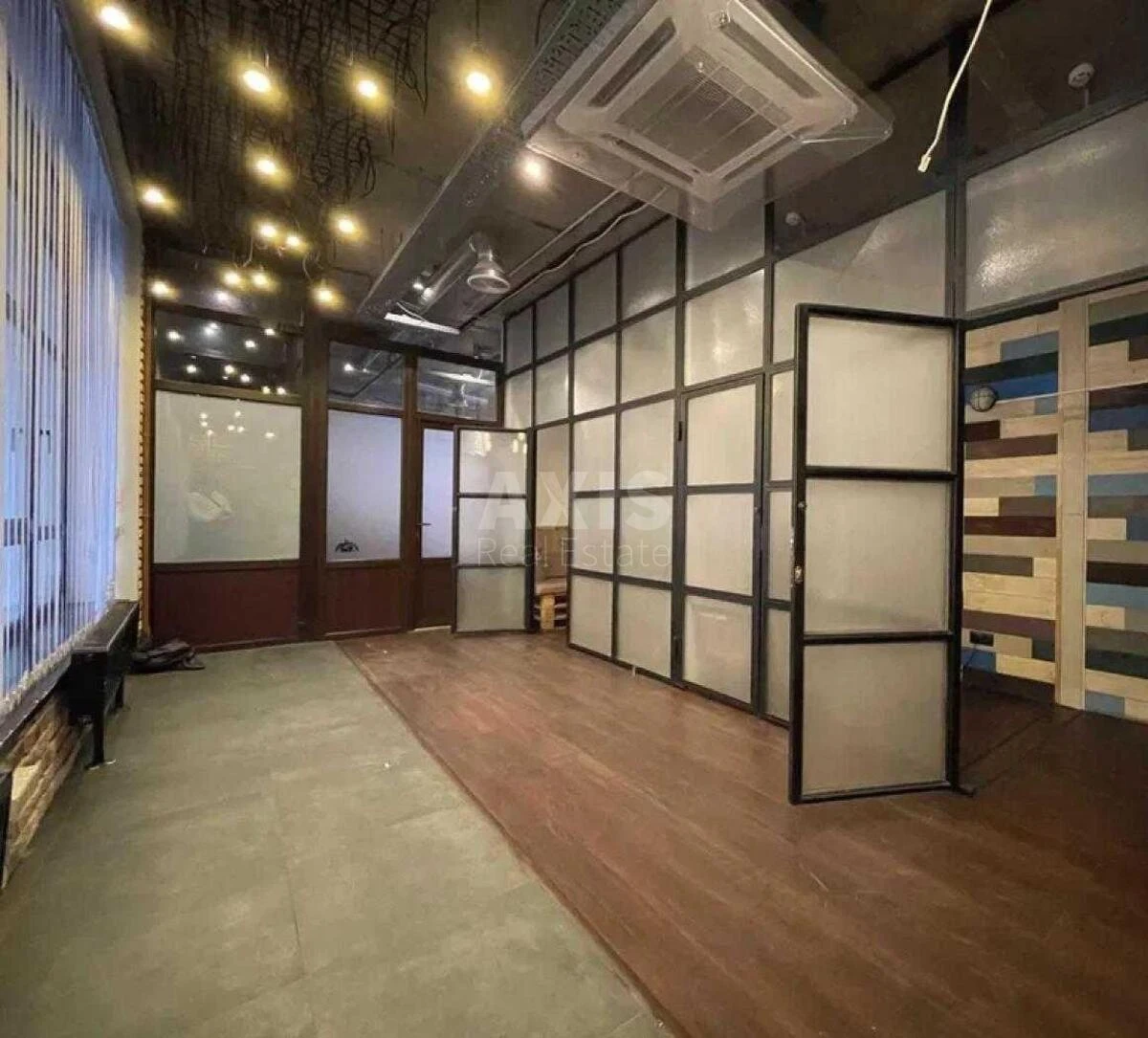 Office vul. Jevgena Konoval'cja 36Д, 288m2698004
