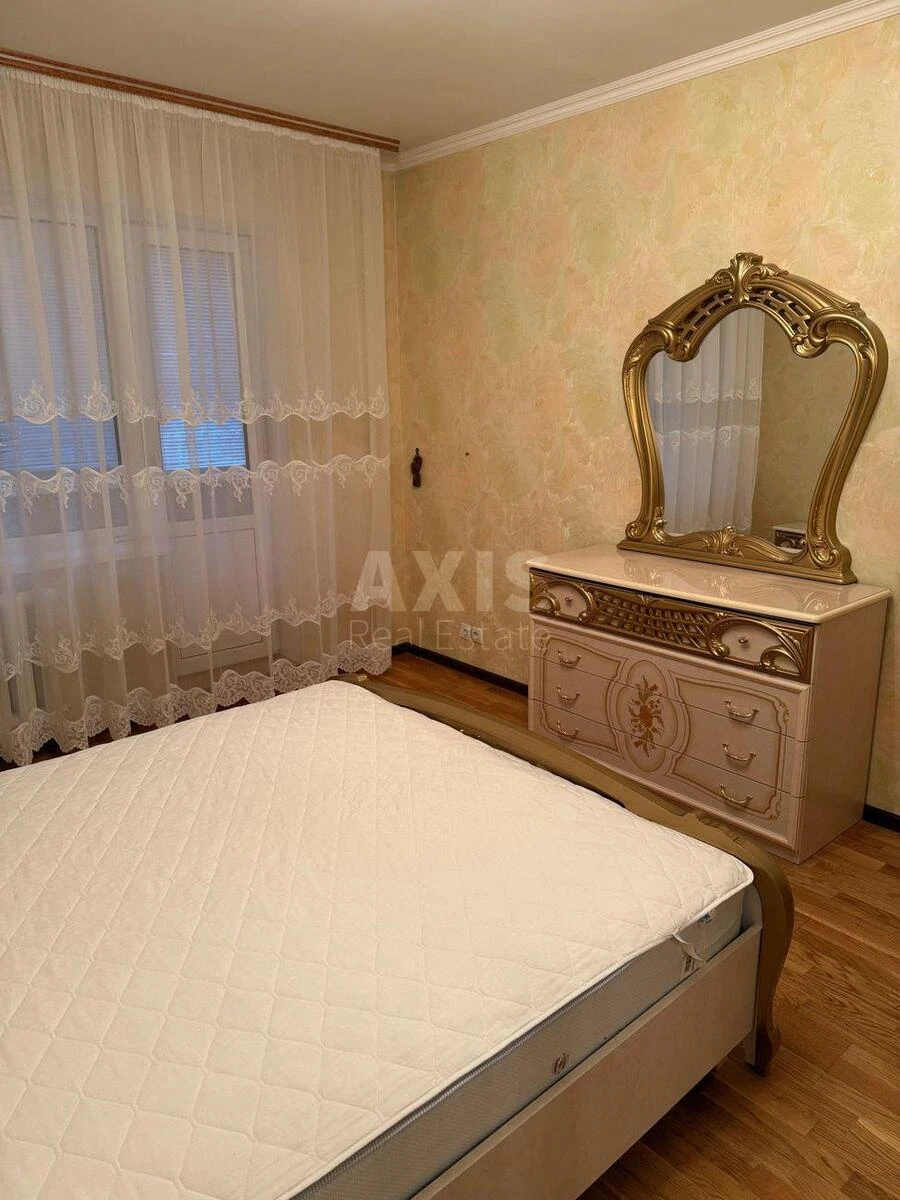 2к квартира пр-т Гонгадзе Георгия 32В673878