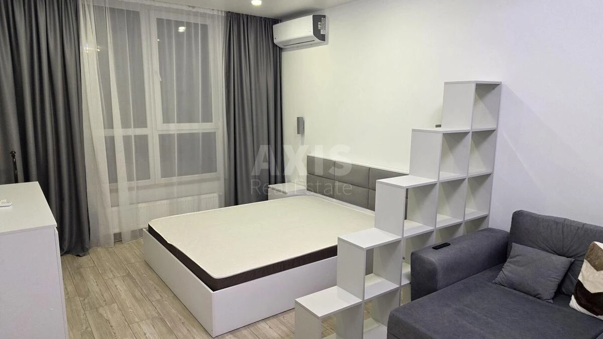 1k apartment vul. Grechka Marshala 10Л645085