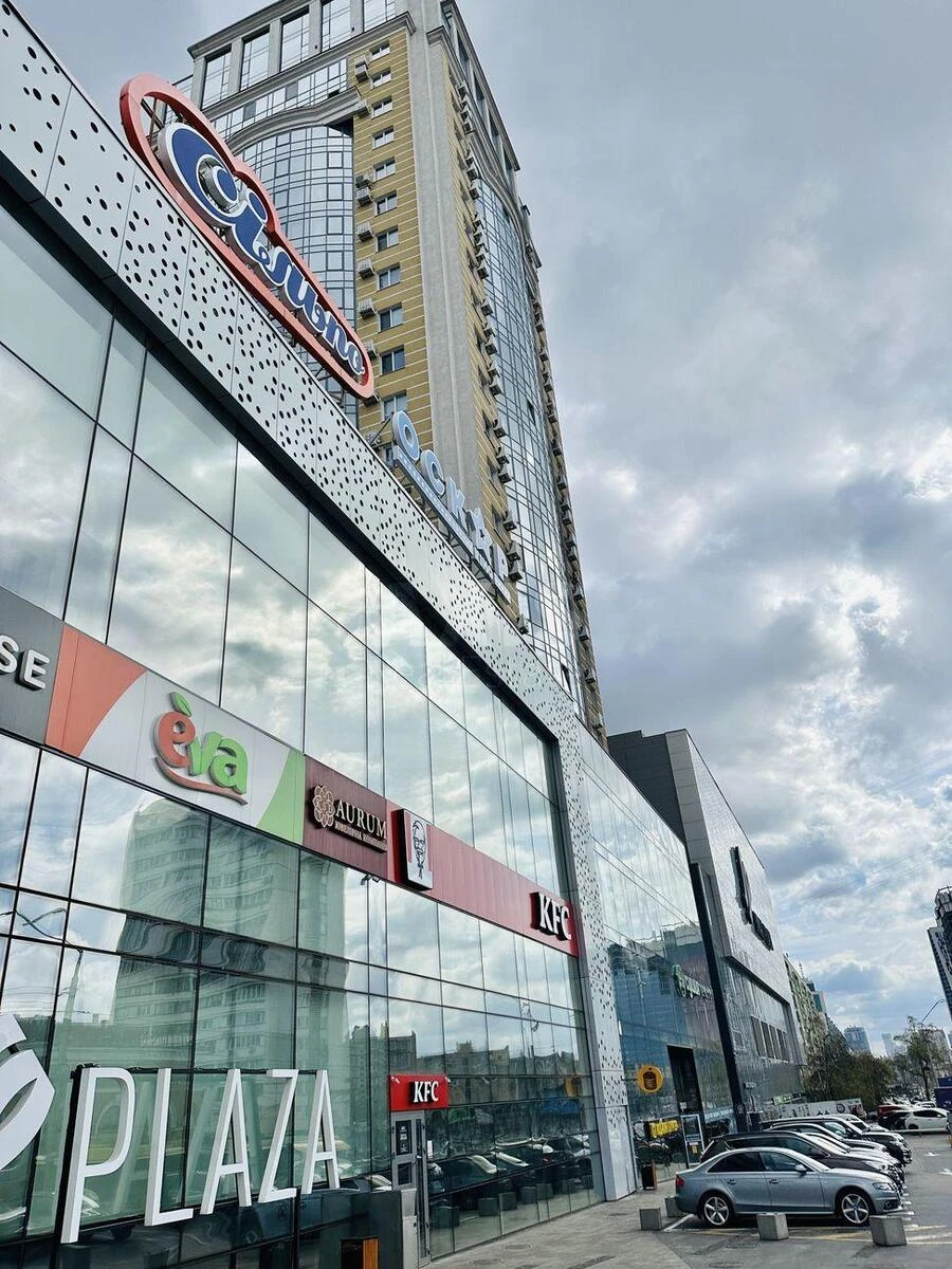 Office pr-t Berestejskij 24, 76m271357