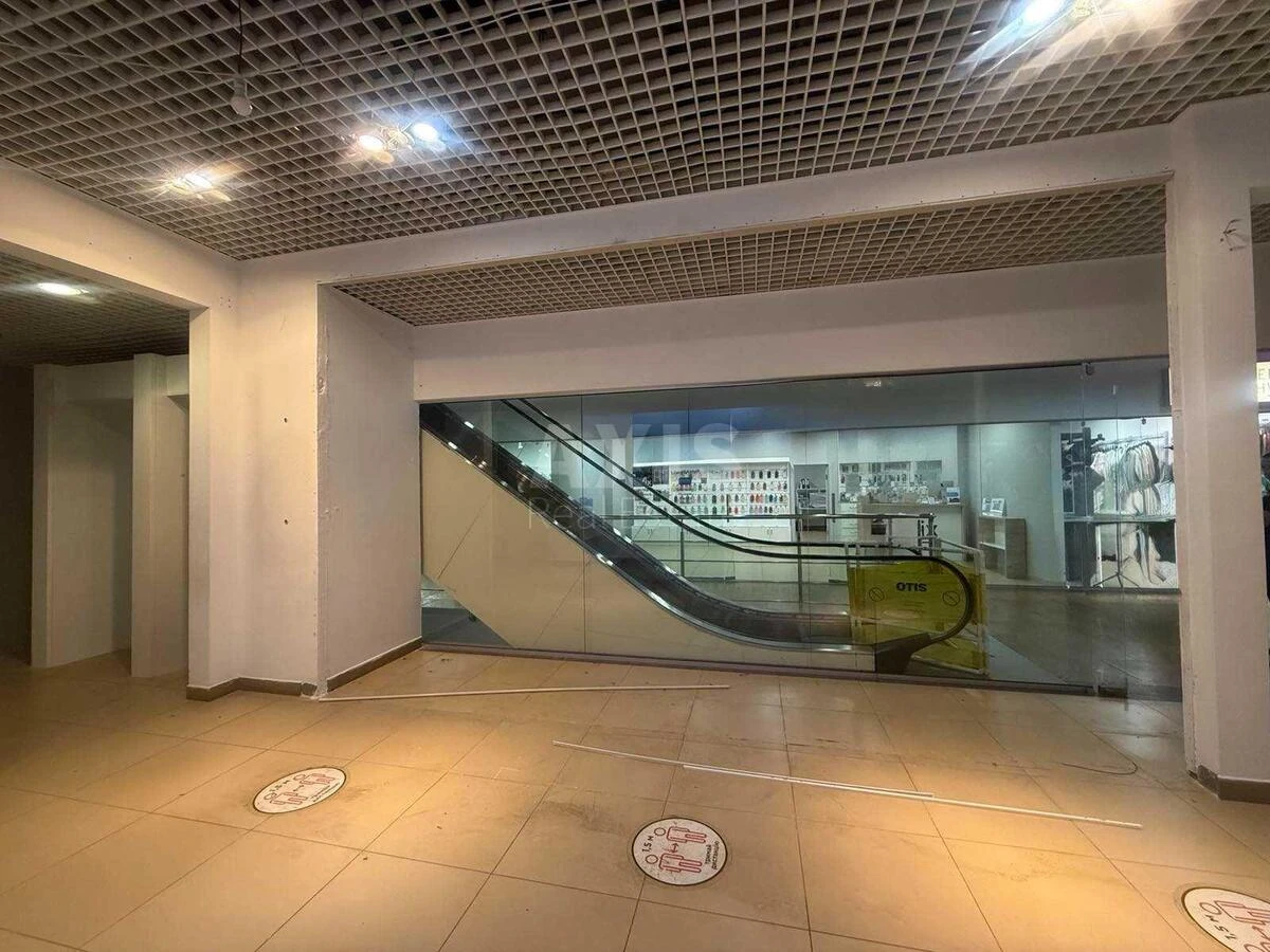 Trade object vul. Sverstjuka Jevgena 2, 81m264881