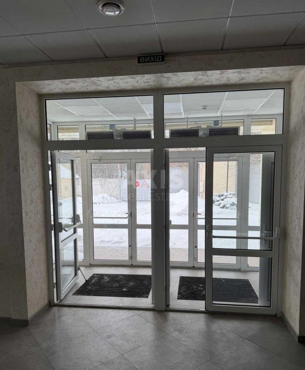 Office vul. Svjatoshyns'ka 6, 1543m2670981