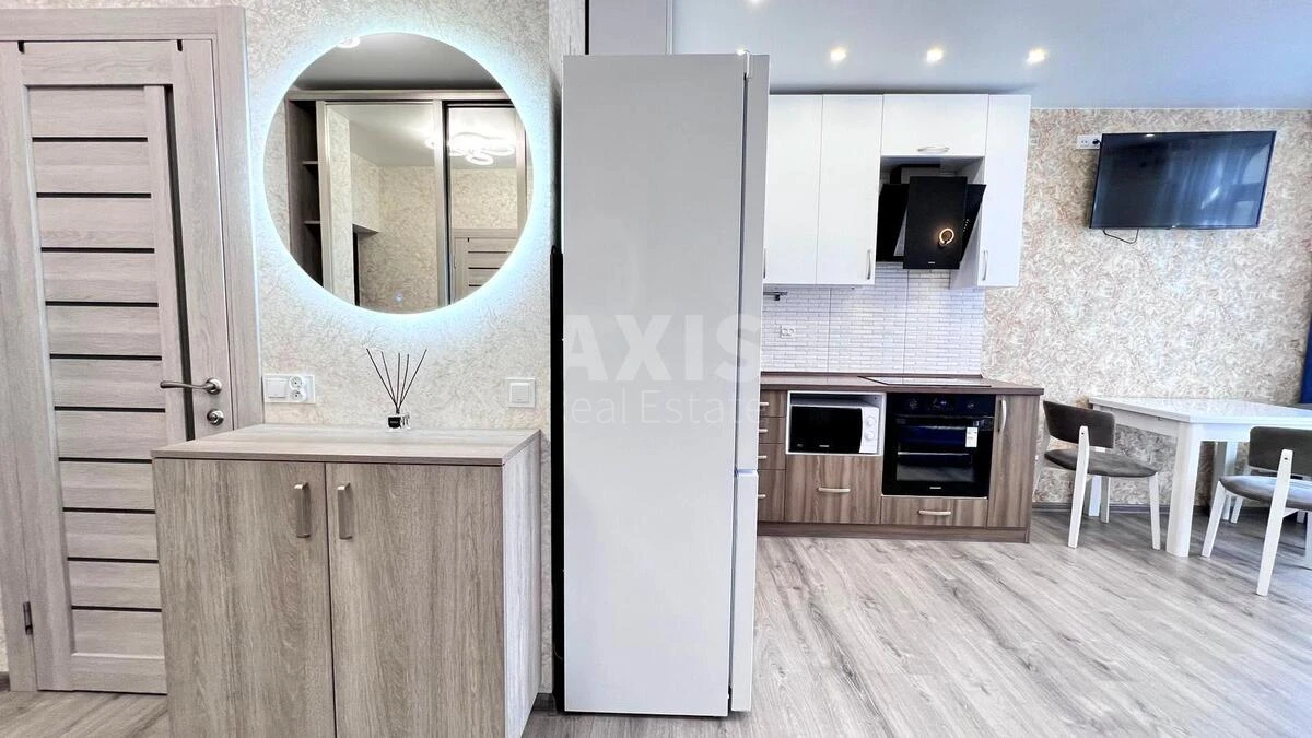 1k apartment pr-t Komarova Kosmonavta 13669870