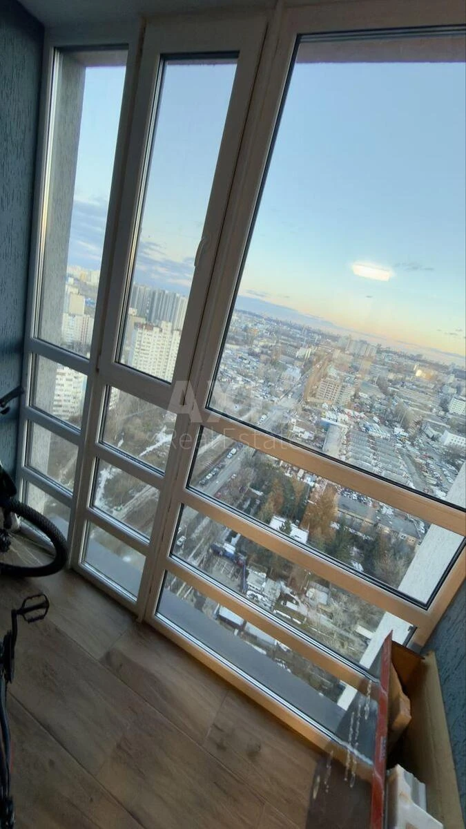 4k apartment vul. Berezhans'ka 156755615