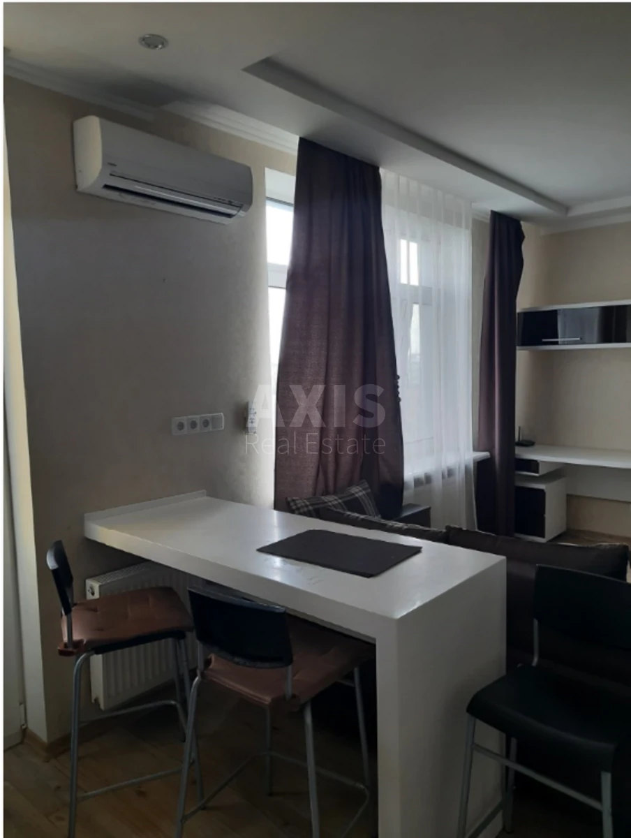 1k apartment pr-t Berestejskij 71642391