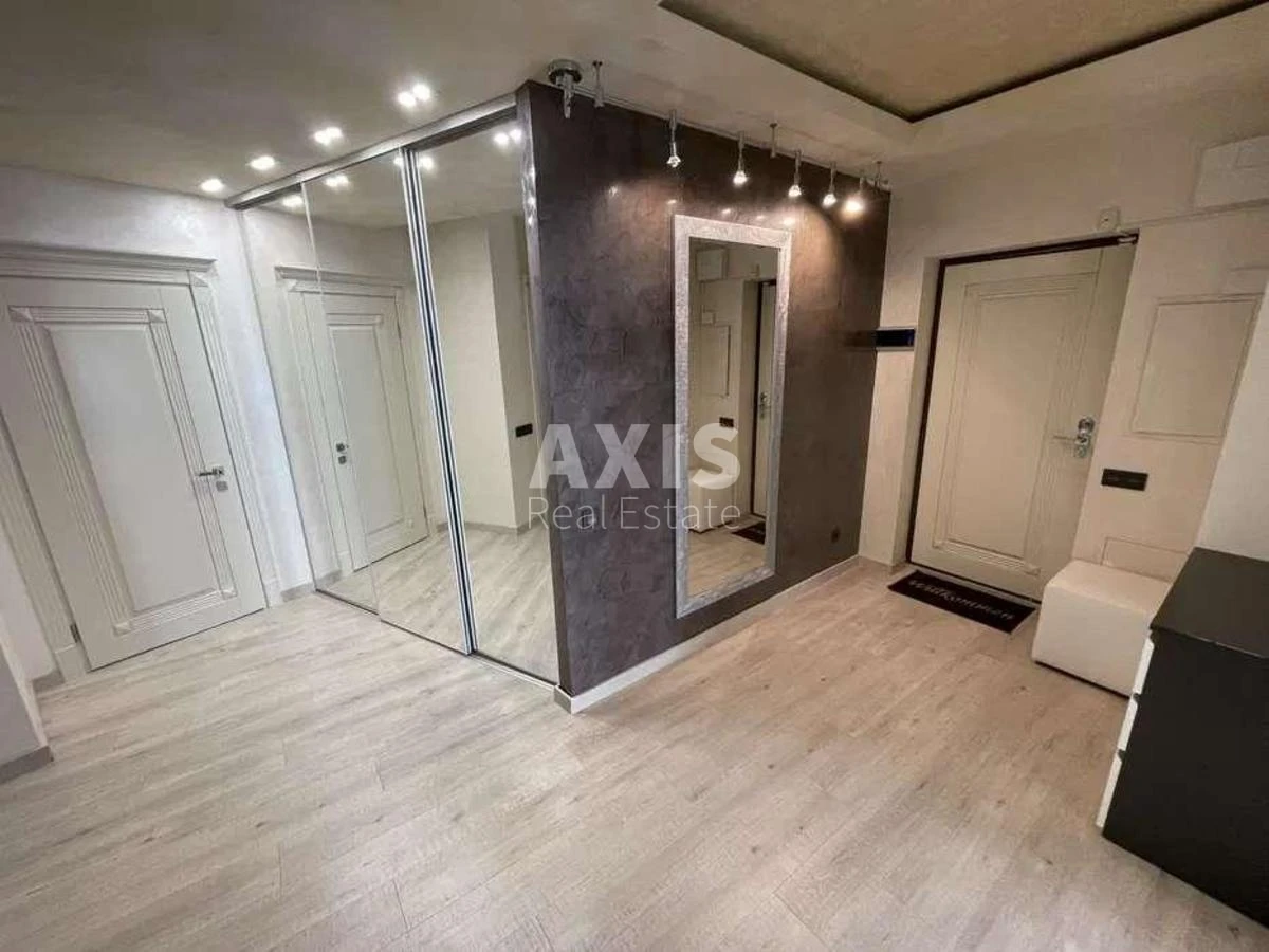 3k apartment vul. Sikors'kogo Igorja Aviakonstruktora 4280949