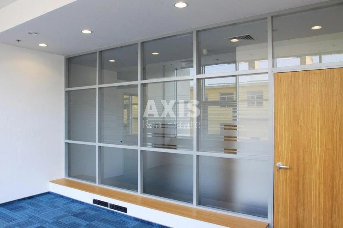 Office vul. Jevgena Konoval'cja 44A, 400m2651800