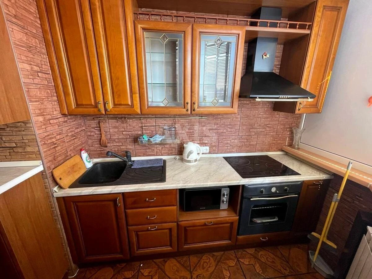 3k apartment vul. Ahmatovoi' Anny 31658130