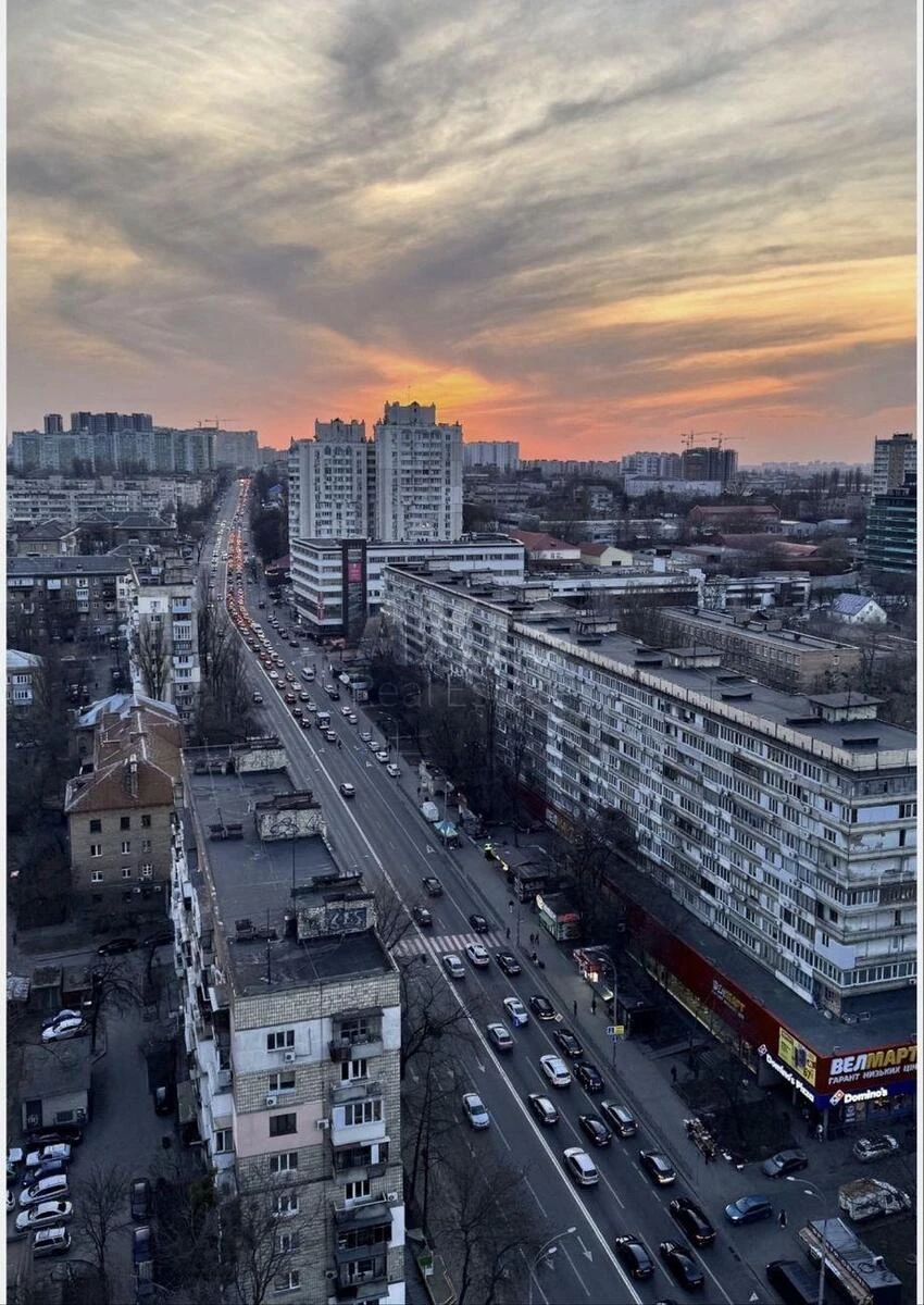 1k apartment prov. Uzhgorods'kyj 4/16930910
