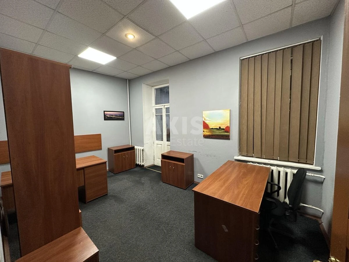 Office vul. Students'ka 11, 42m266160