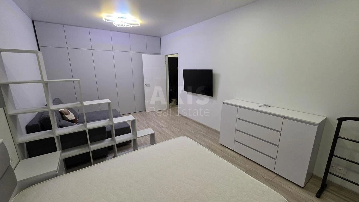 1k apartment vul. Grechka Marshala 10Л645087