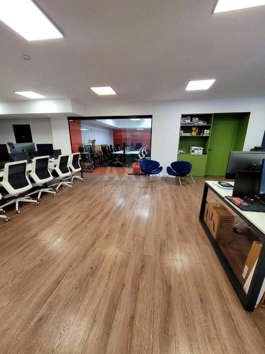 Office vul. Skoropads'kogo Pavla 39, 269m2678692