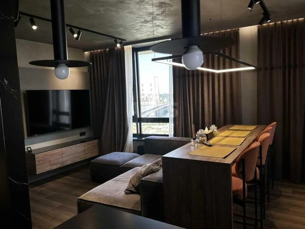 4k apartment vul. Zarichna 16647120