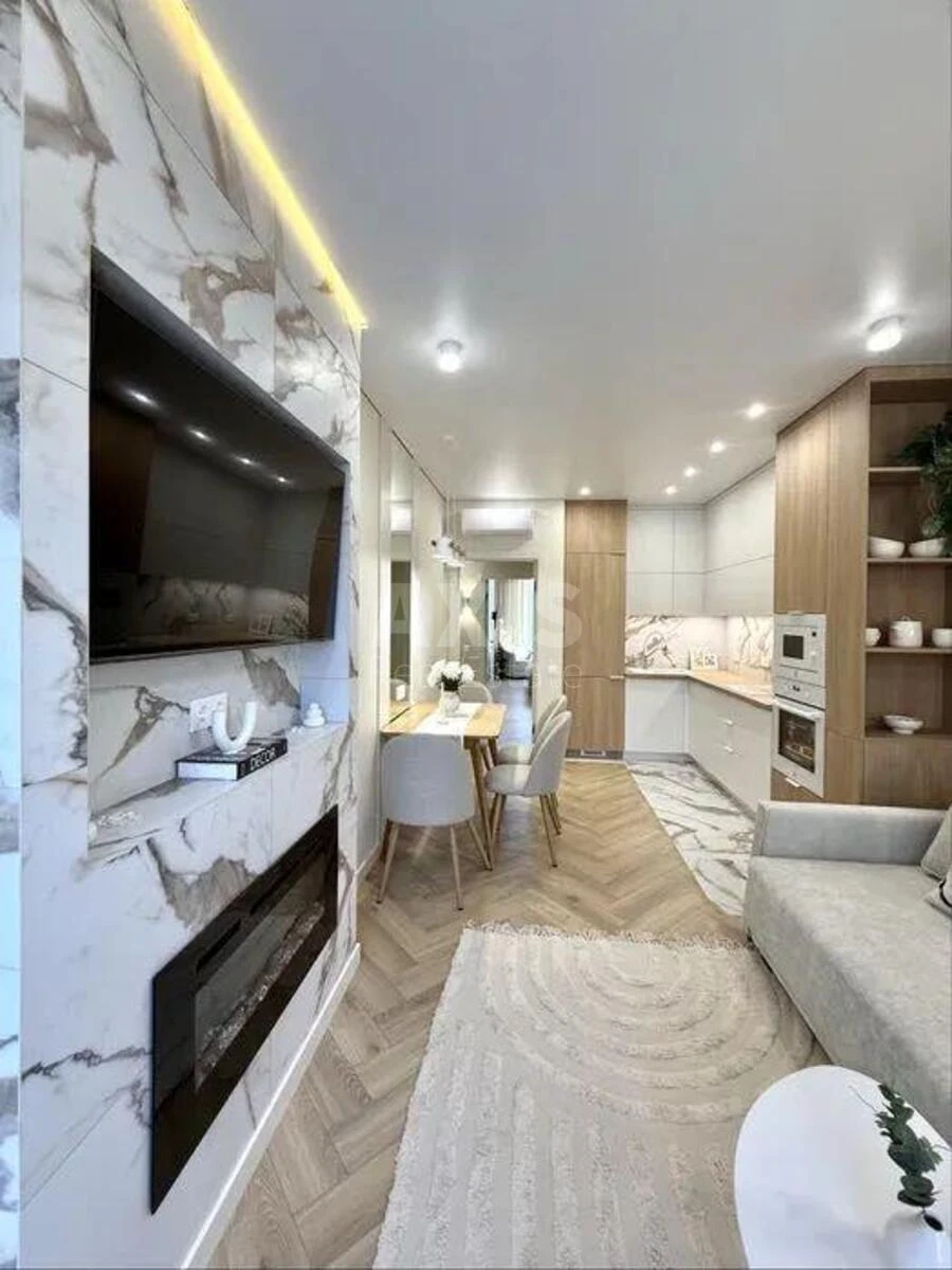 1k apartment bul. Ryl's'kogo Tadeja 162005