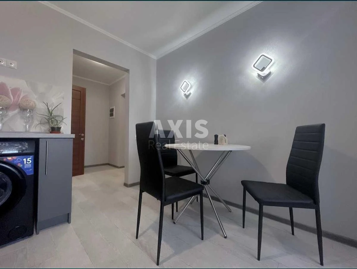 1k apartment vul. Dragomanova one thousand455451