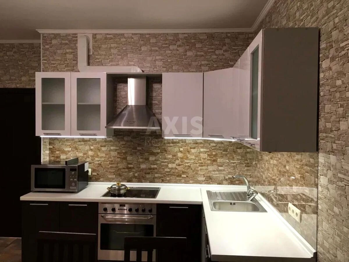 3к квартира ул. Ахматовой Анны 13668350