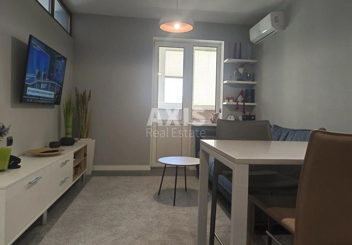 1k apartment vul. L'vivs'ka 15384320