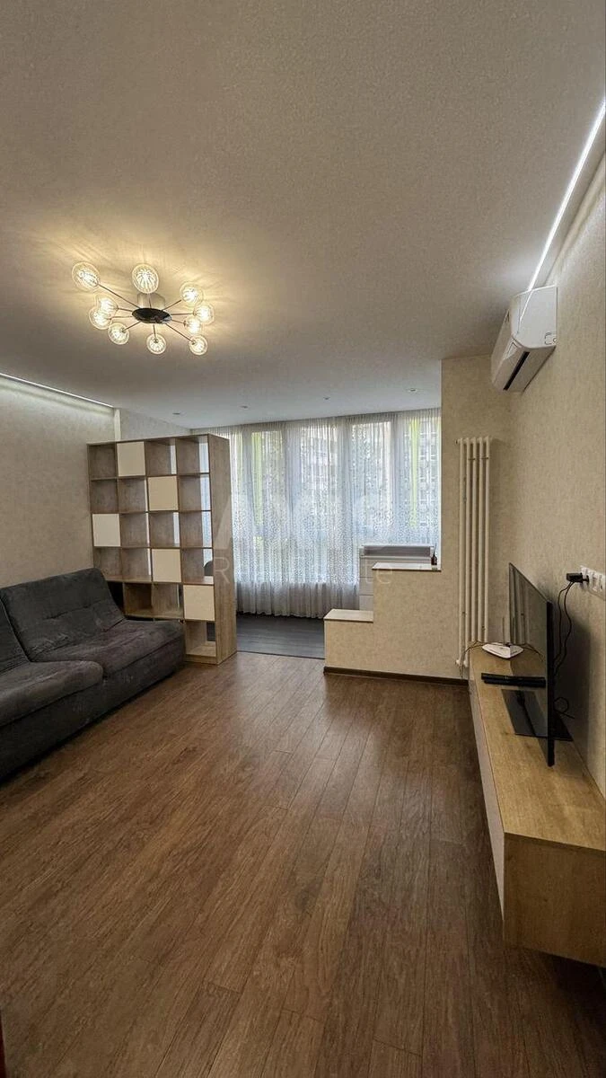 1k apartment pr-t Berestejskij 67659522