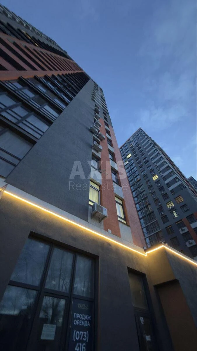 4к квартира ул. Бережанская 156755618