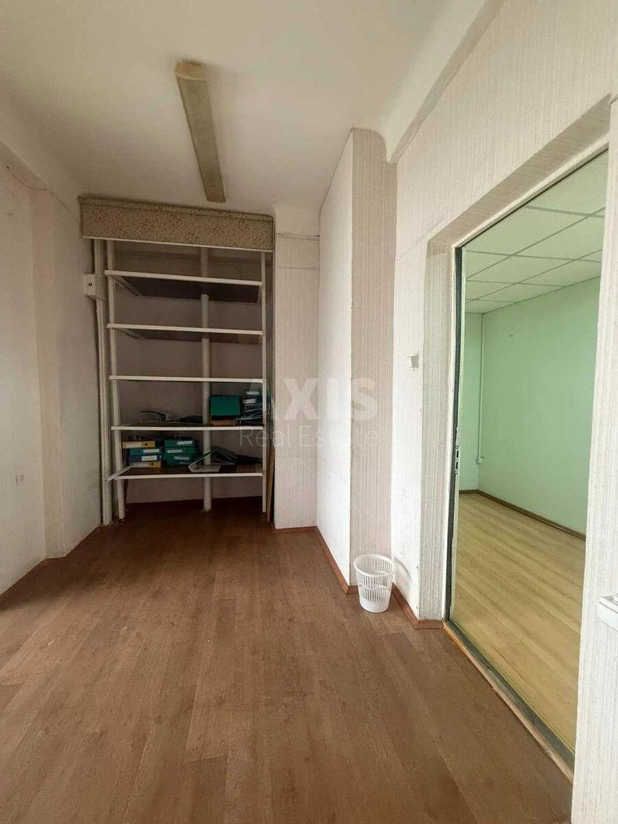 Office vul. Jevgena Konoval'cja 2, 277m2679986