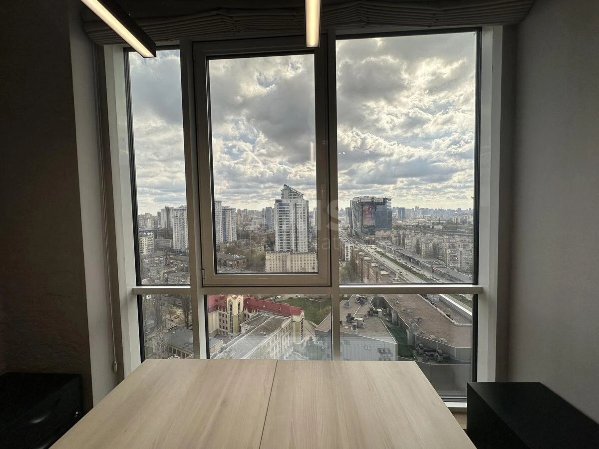 Office pr-t Berestejskij 24, 76m2713573