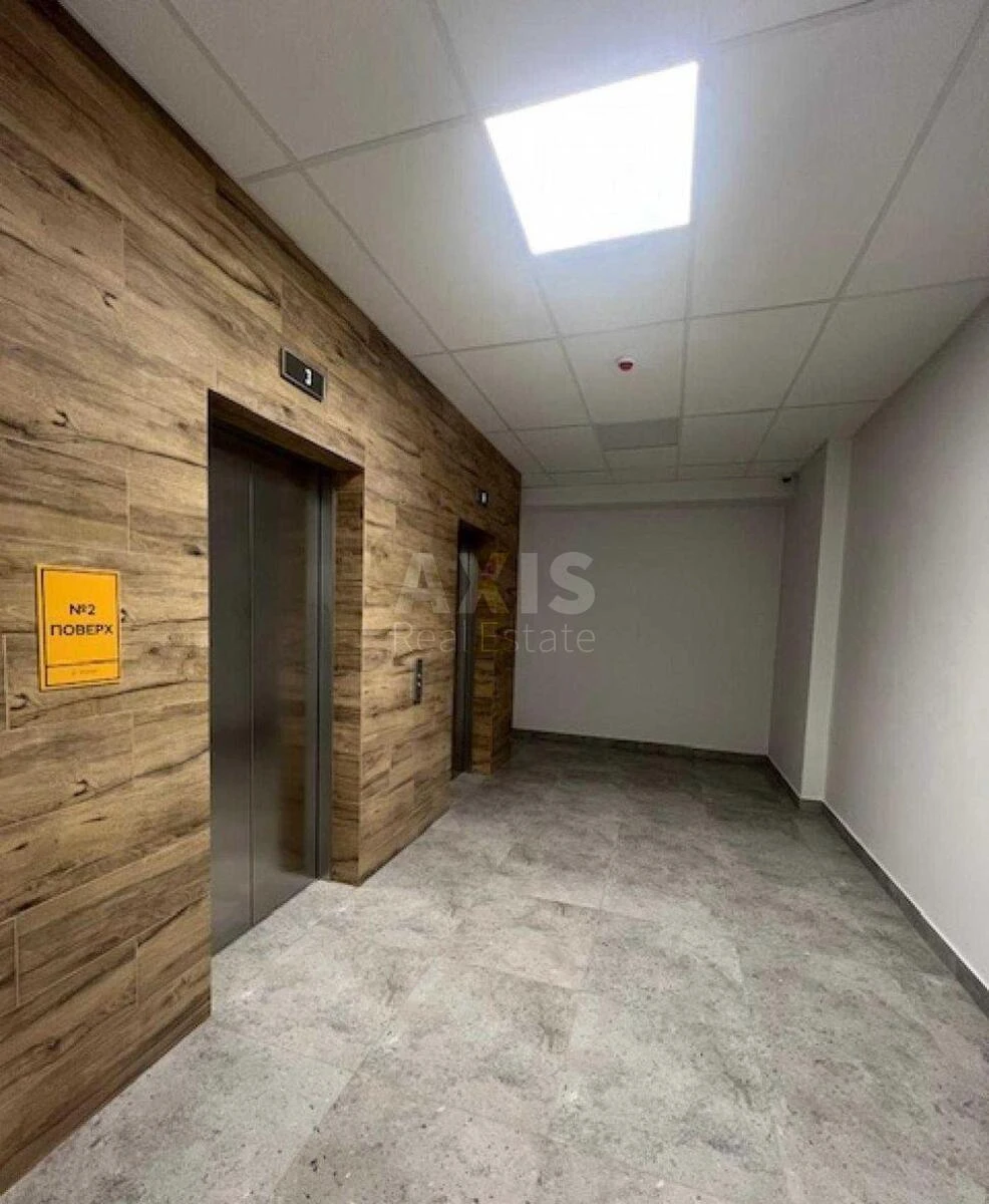 Office vul. Pochajnyns'ka 38/44, 520m2681106