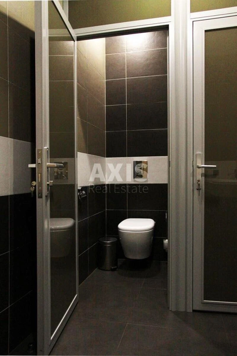 Office vul. Jevgena Konoval'cja 44A, 400m2651803