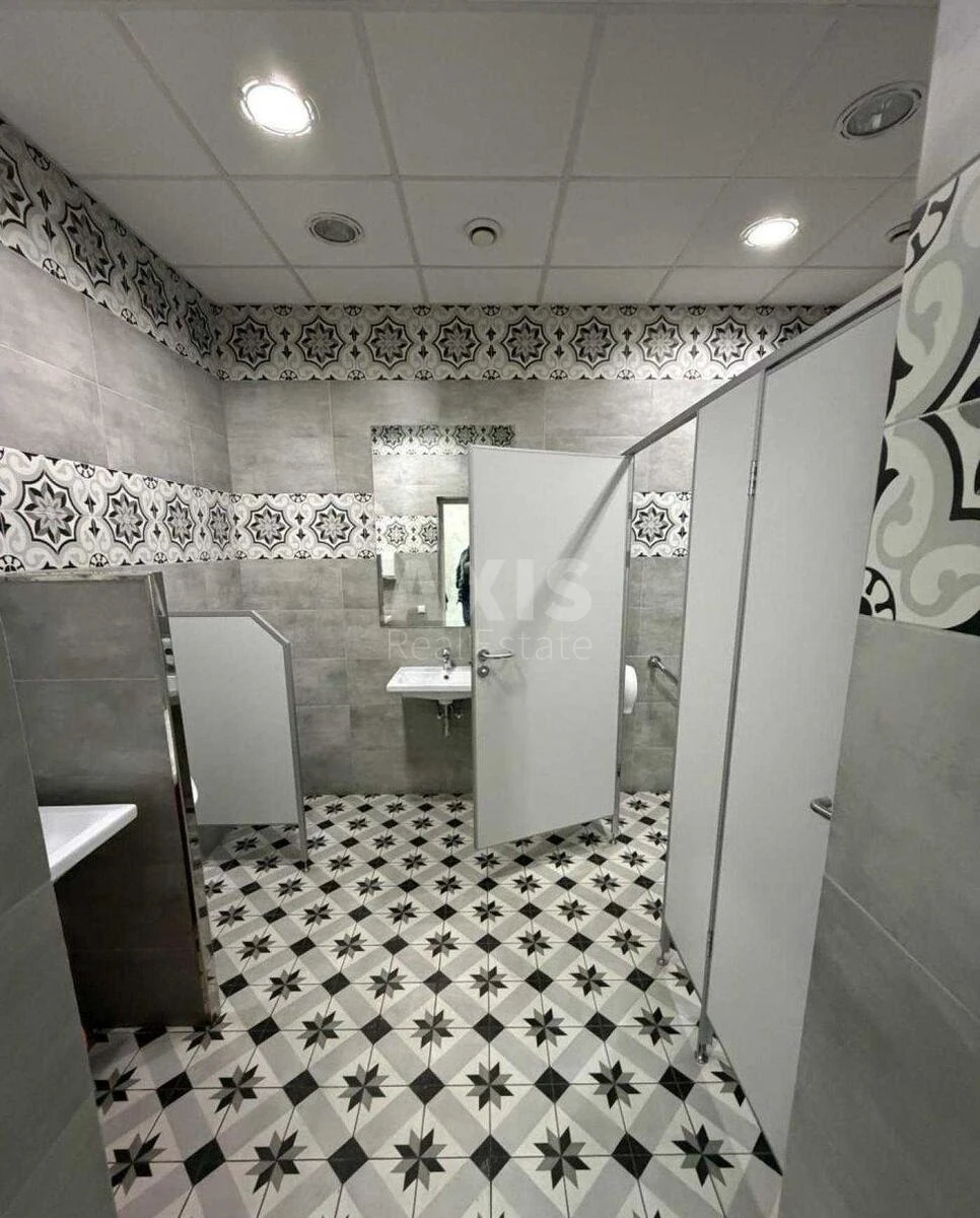 Office vul. Svjatoshyns'ka 6, 1543m2670985