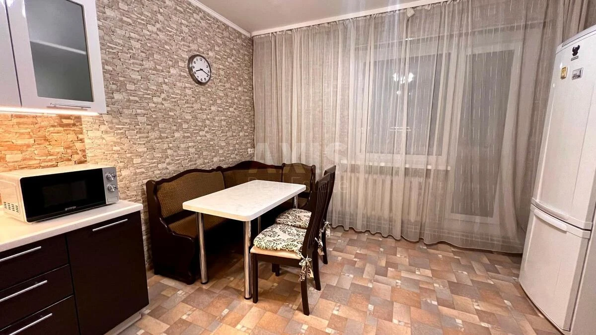 3к квартира ул. Ахматовой Анны 13668351