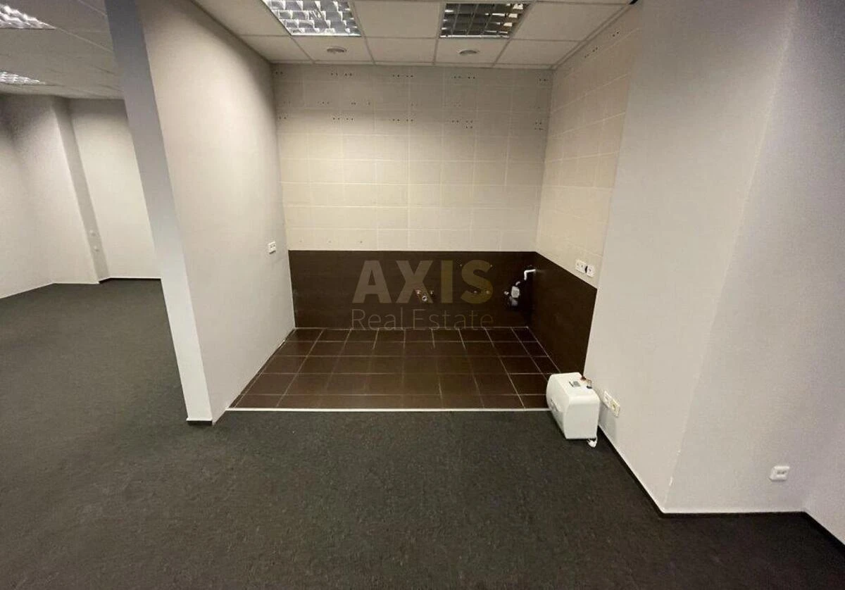 Office vul. Antonovycha 33В, 266m2652994
