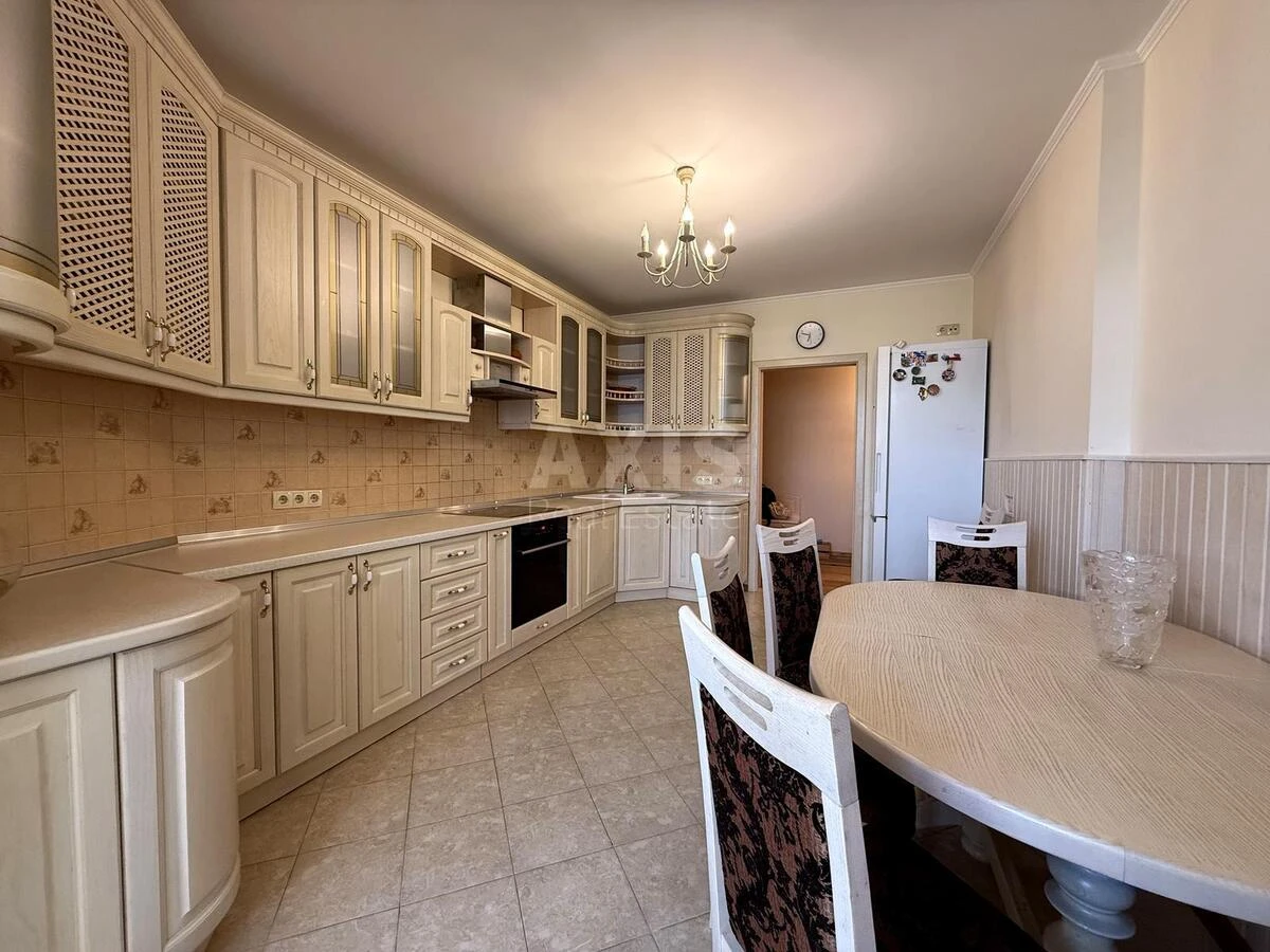 4k apartment vul. Sribnokil's'ka 22639057