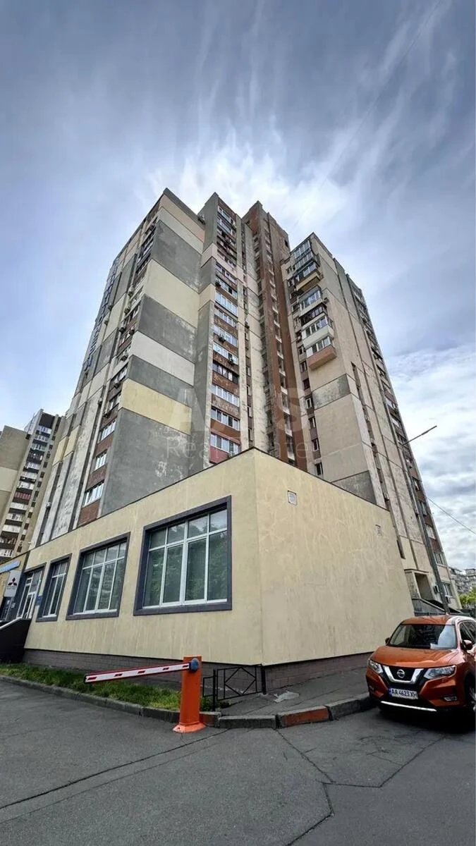 2к квартира пр-т Тычины Павла 4599687