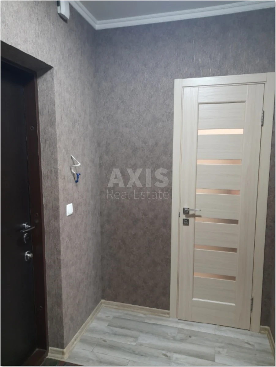 1k apartment pr-t Berestejskij 71642395