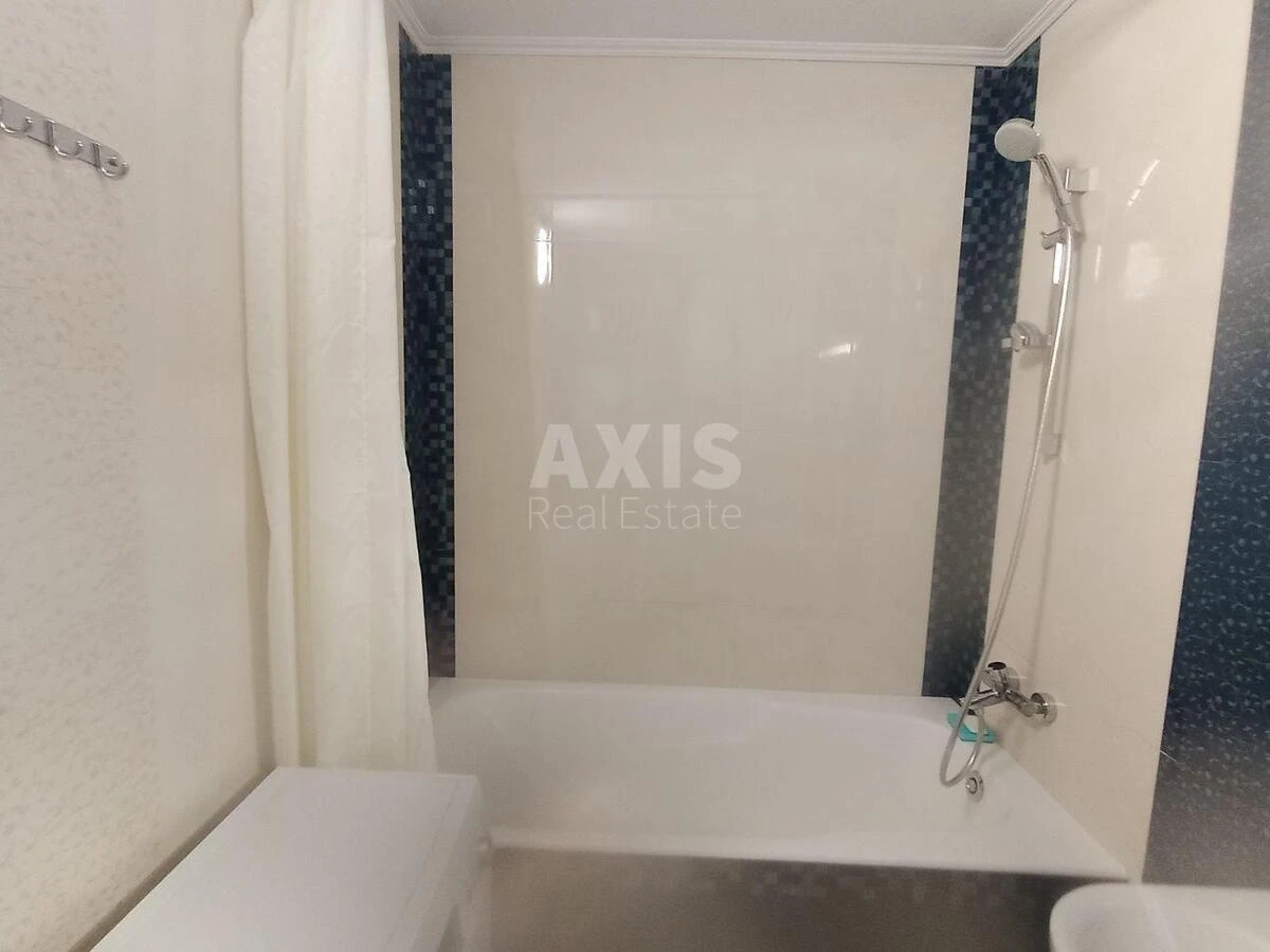 1k apartment vul. Krakivs'ka 13Б6451411